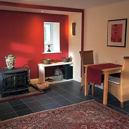 Ballycommane House & Garden לינה וארוחת בוקר 3*